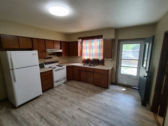 Building Photo - 209 Harrison St