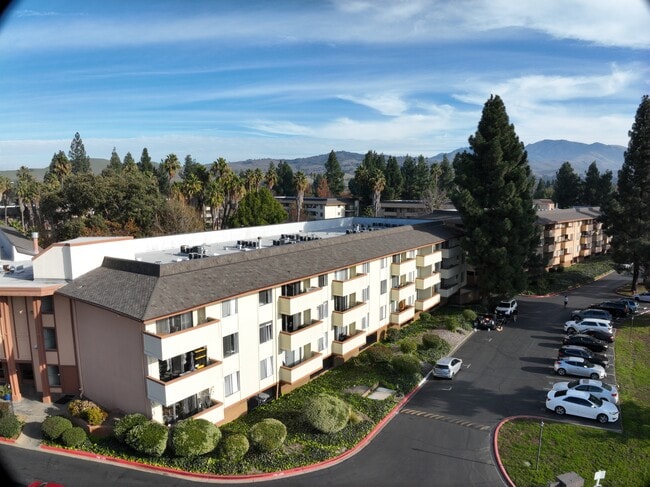 Exterior 3D - Palm Lake