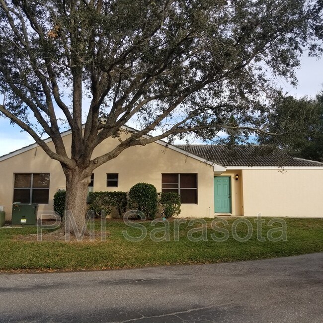 Building Photo - 601 Marcus St