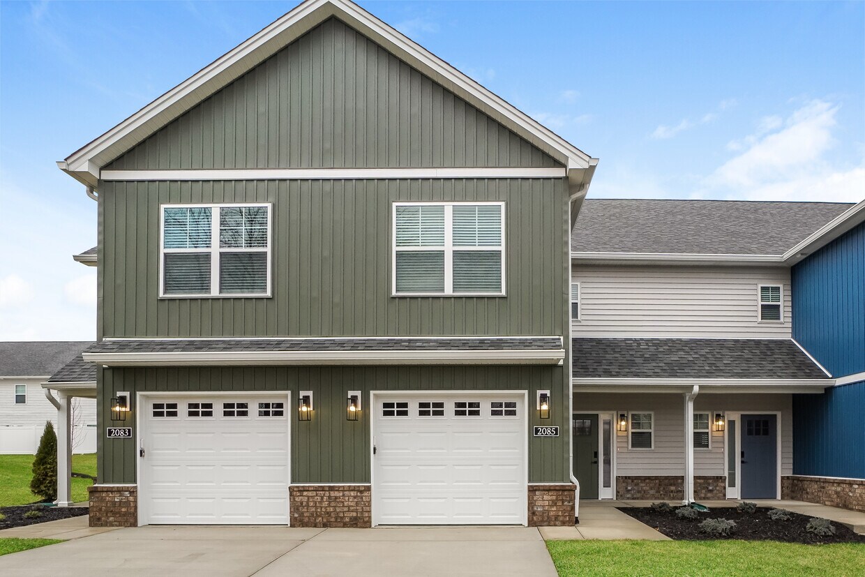 2083 Paddle Wheel Dr, Jeffersonville, IN 47130 House Rental in