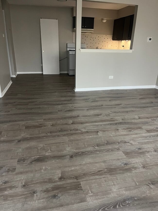 Building Photo - 8640 S 82nd Ct