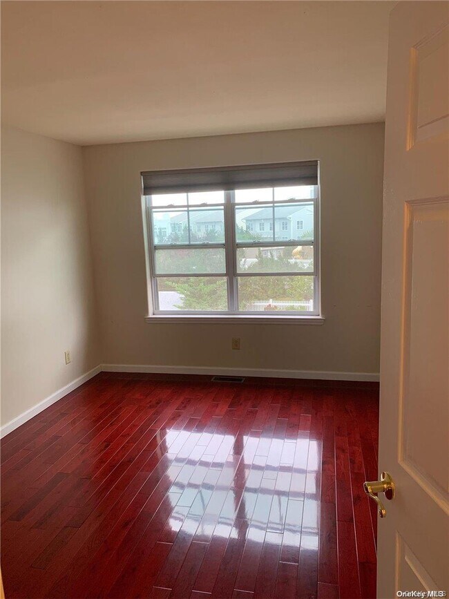 Foto del edificio - 1-34 Meridian Blvd