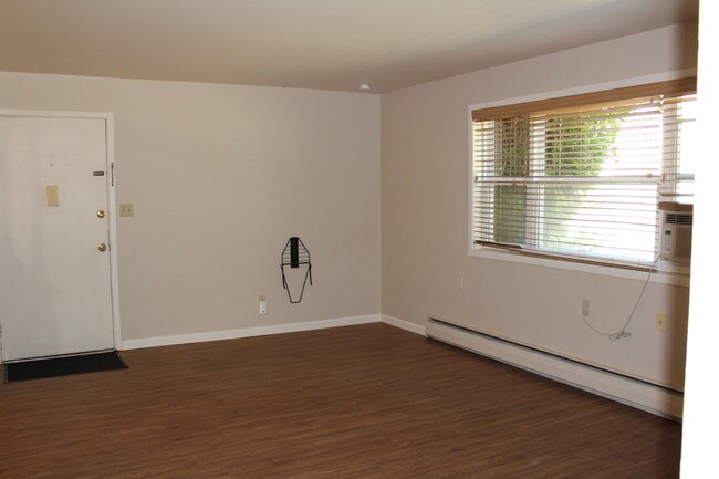 Foto del edificio - 2412 Clearview Ave