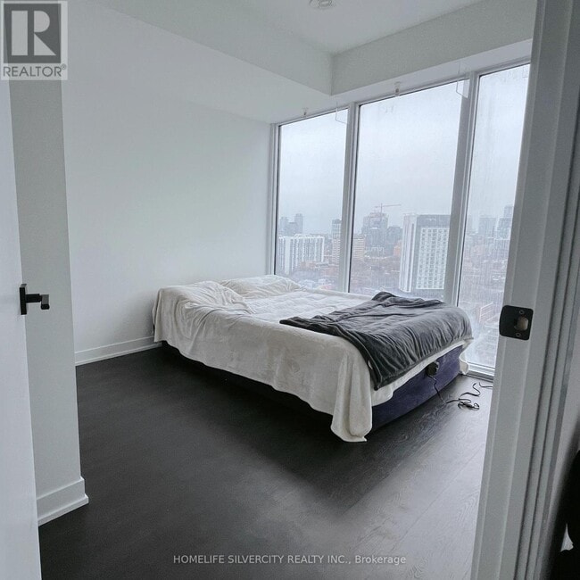 Building Photo - 319 Jarvis St