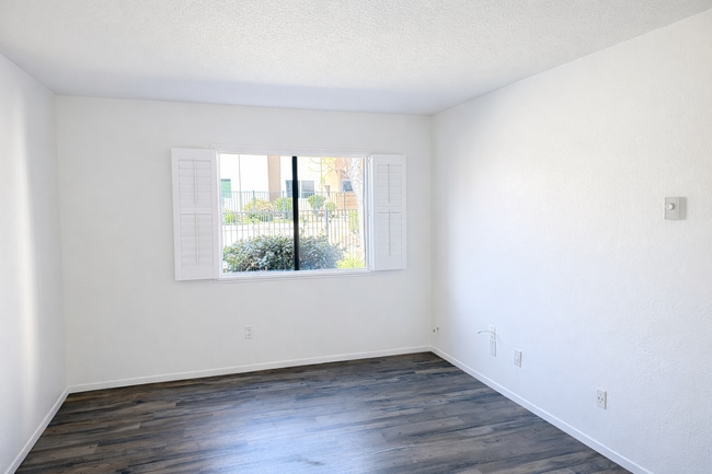 Building Photo - 2920 Briarwood Rd