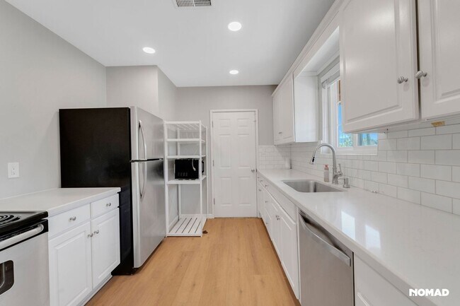 Building Photo - Charming 2BR House in Phoenix