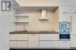 Photo du bâtiment - 2221 Yonge St