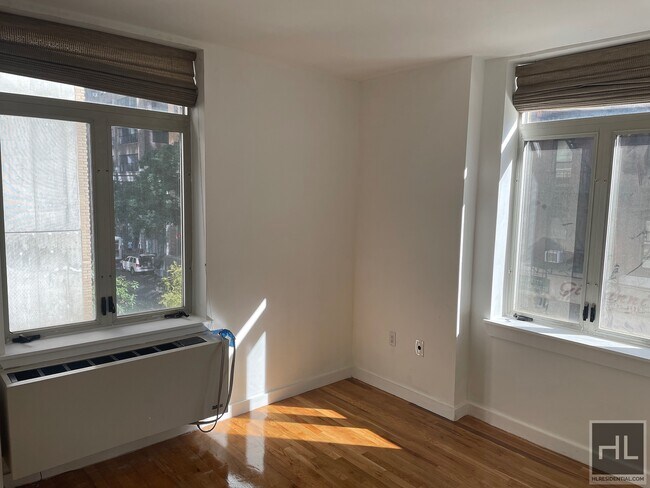 Building Photo - 9 AVENUE