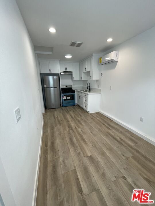 Foto del edificio - 6627 Kraft Ave
