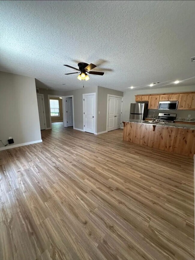 Foto del edificio - 2 Bedroom at Limestone Estates