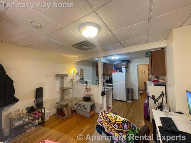 Foto del edificio - SPRING HILL/DAVIS SQ 1BR ** HWD FLOORS ** ...
