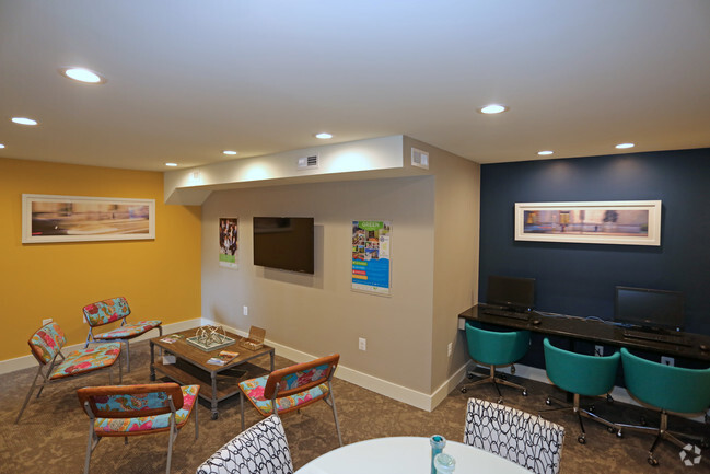 Salón social - Edgewood Park Apartments