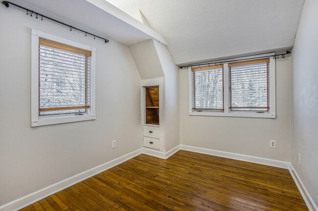 Building Photo - 1725 Walker Ave NW