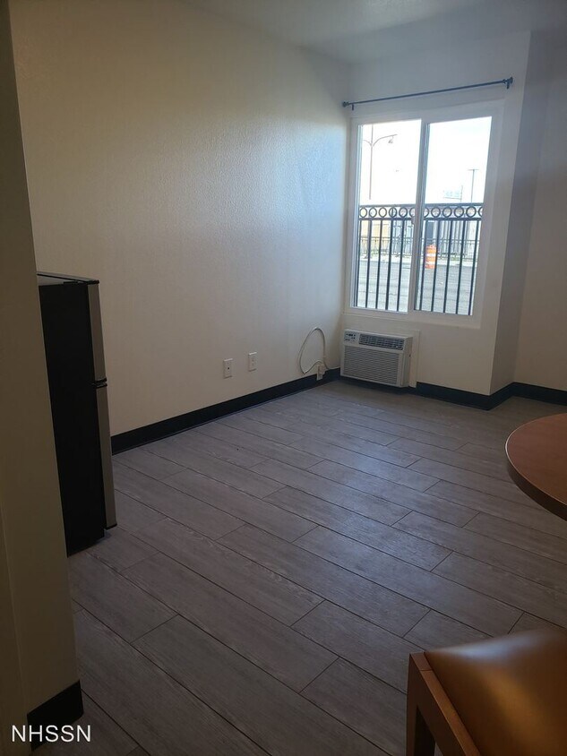 Foto principal - 624 Stewart Ave