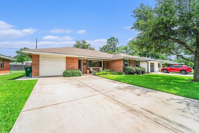 Foto del edificio - 2306 Cheshire Ln