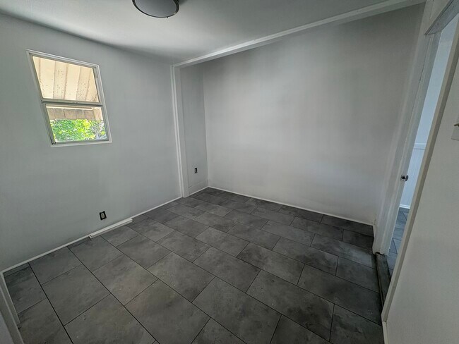 Foto del edificio - 563 W Sepulveda St