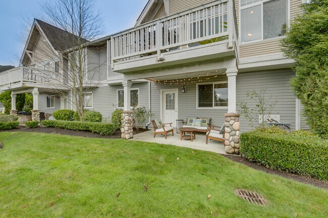 Foto del edificio - Beautiful open layout 2-level townhome!