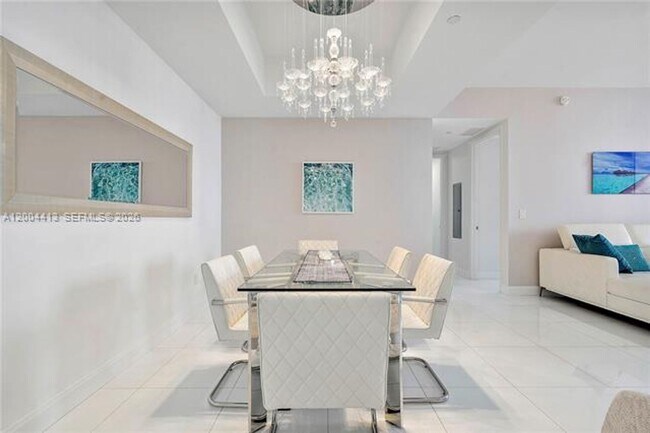 Building Photo - 15811 Collins Ave
