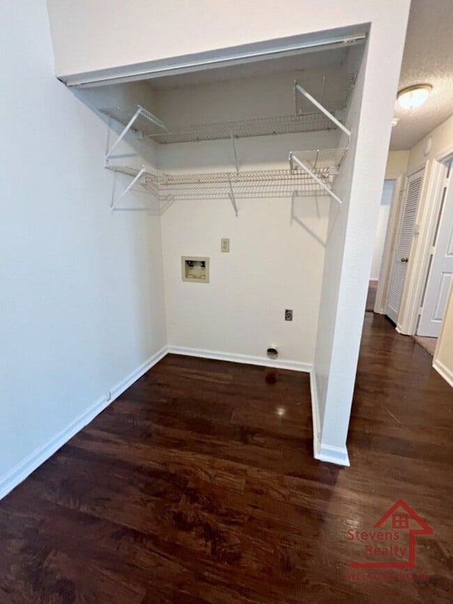 Foto del edificio - 430 Oriole Dr