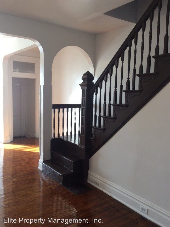 Building Photo - 4 br, 1 bath House - 35 Columbia Ave.