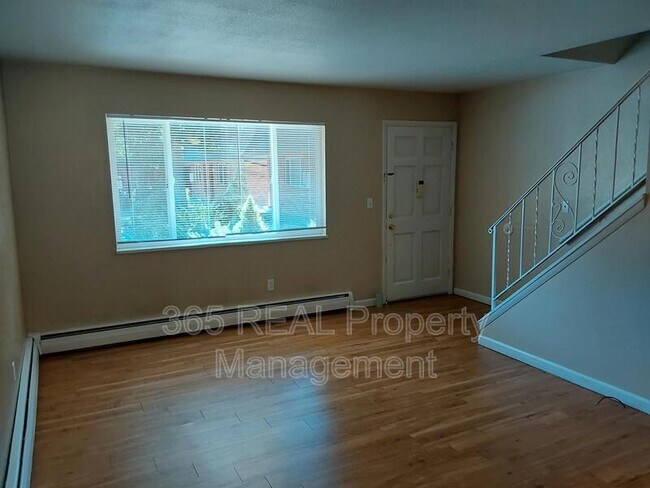 Foto del edificio - 1416 E 16th St