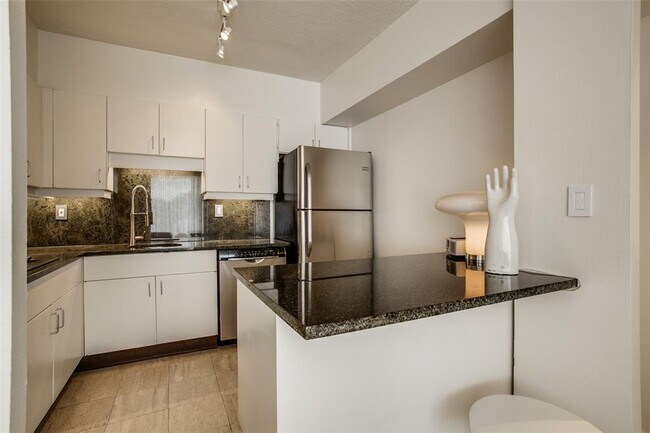 Foto del edificio - 3701 Turtle Creek Blvd