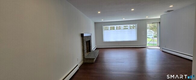 Foto del edificio - 63 Plumtree Ln