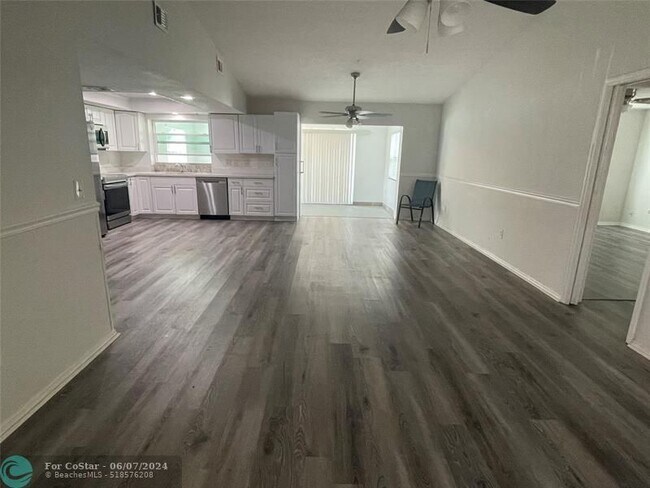 Foto del edificio - 774 SW Del Rio Blvd