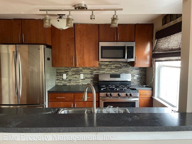 Building Photo - 3 br, 1.5 bath House - 403 Hale Avenue