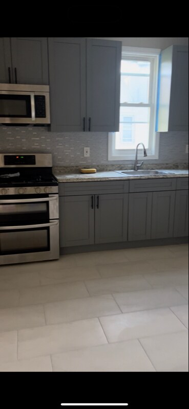 Primary Photo - 252 4th St