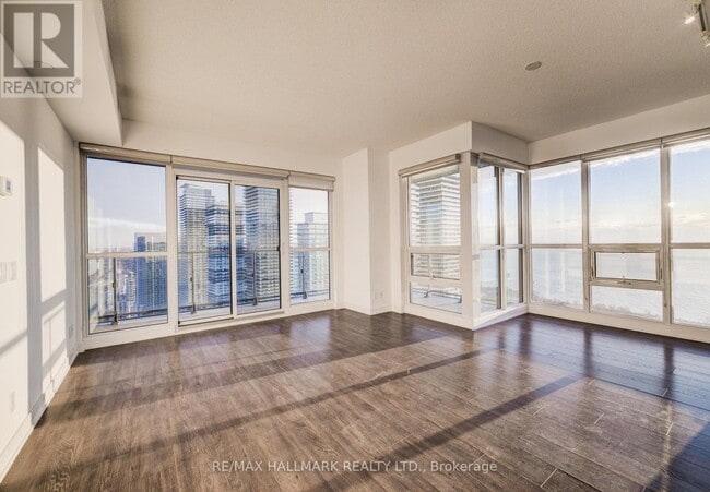 Building Photo - 2200 Lake Shore Blvd W