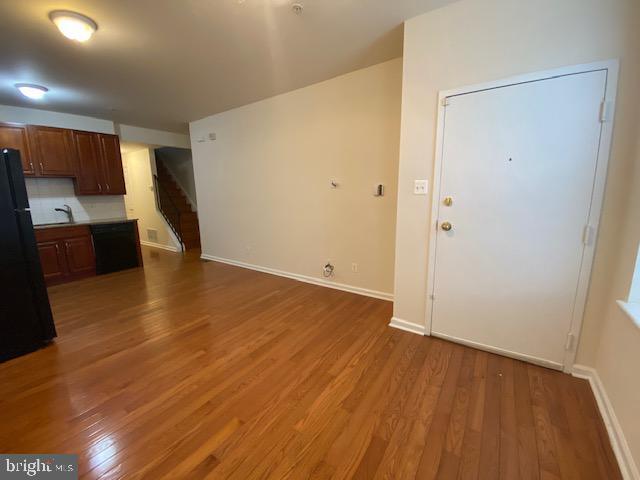 Building Photo - 2919 W Girard Ave