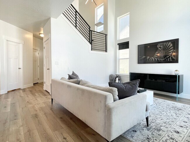 Foto del edificio - Modern Townhome at North Pointe Village!