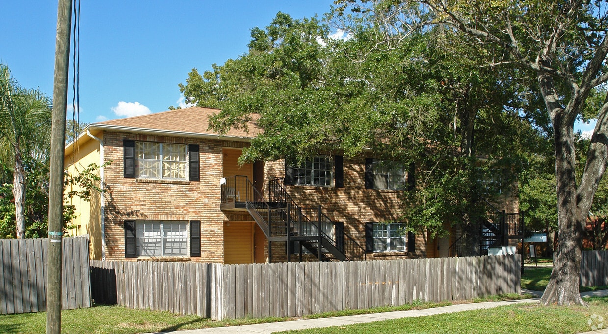 Building Photo - 8401 Interbay