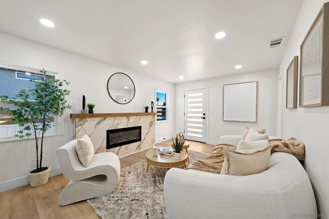 Building Photo - Beautiful Modern Home in the heart of North Park/Hillcrest/University Heights