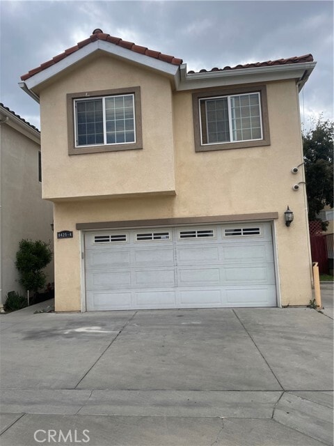 Foto del edificio - 8425 Burnet Ave