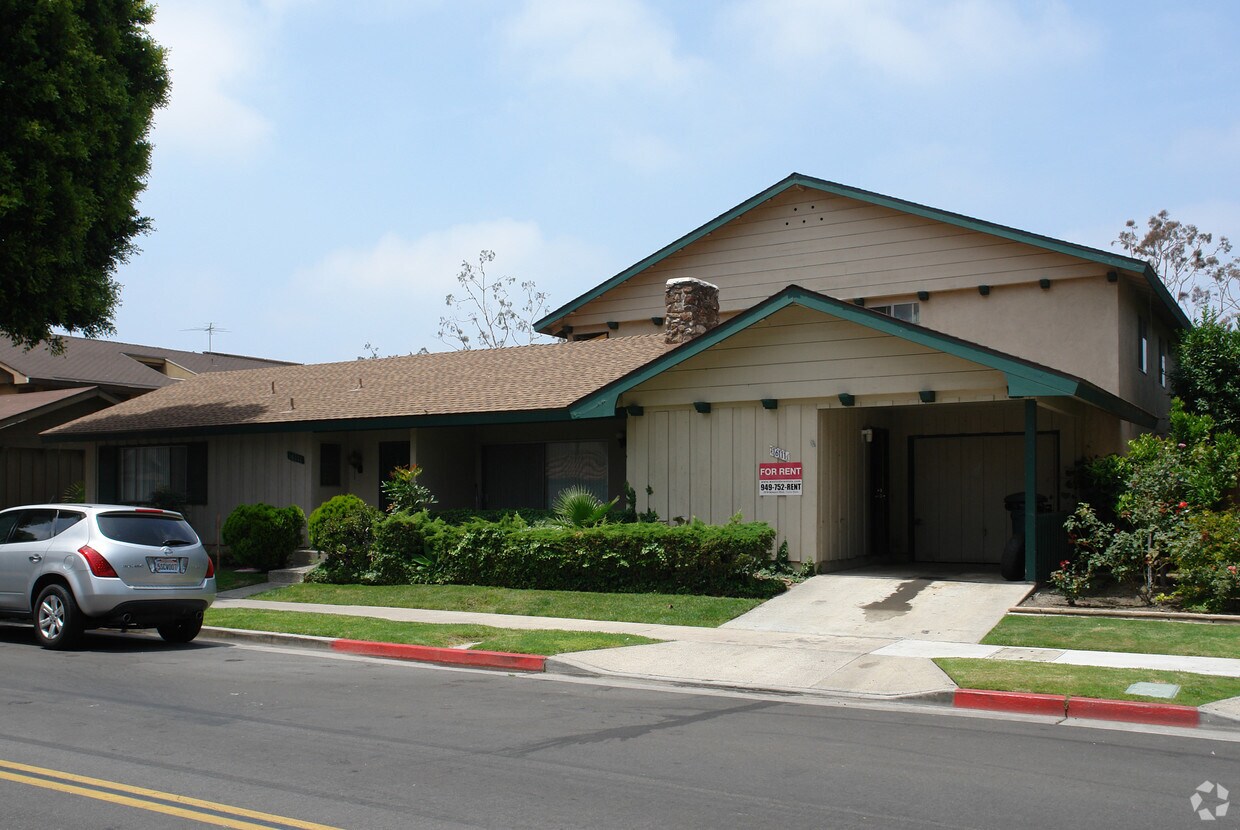 Primary Photo - 16111 Malaga Ln