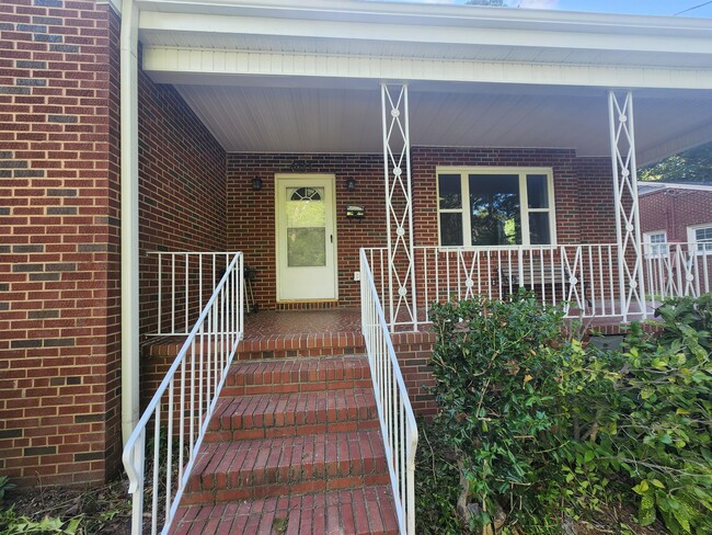 Building Photo - 1511 Ruffin St