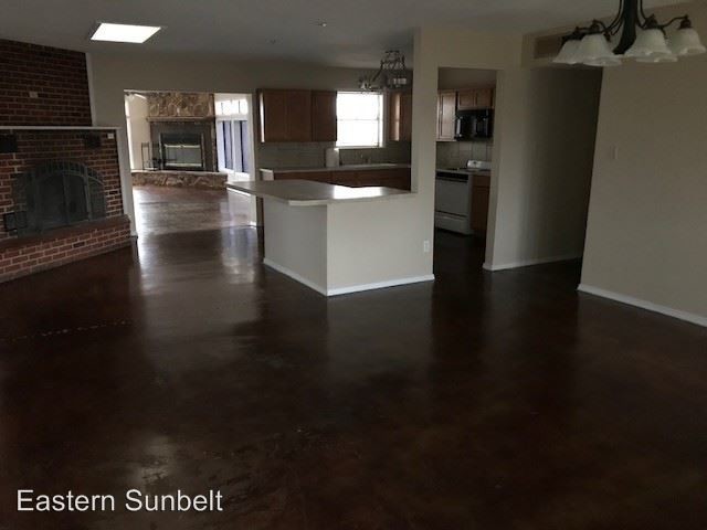 Building Photo - 5 br, 2 bath House - 249 Floyd Golden Circle