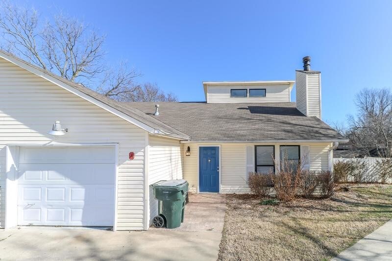 638 Earthside Cir Unit A, Claremore, OK 74017 Condo for Rent in Claremore, OK