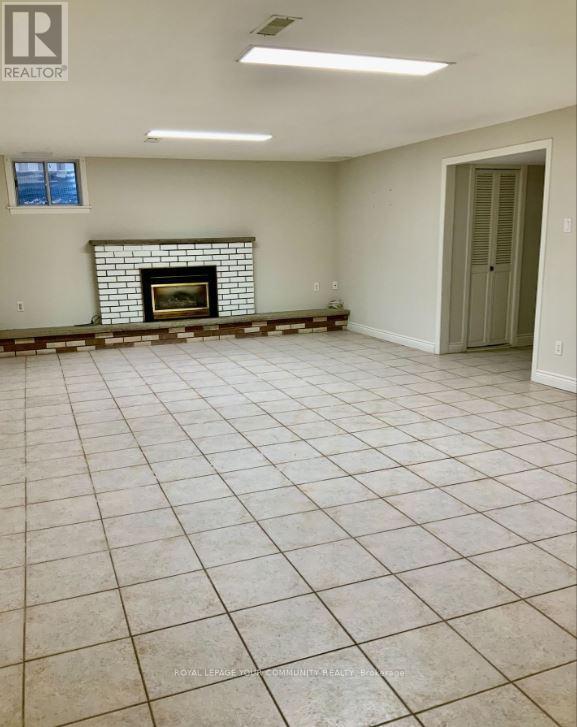 Building Photo - 89 Bond Crescent
