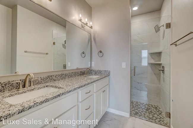 Building Photo - 2 br, 2 bath House - 1138 N. Blackwelder A...