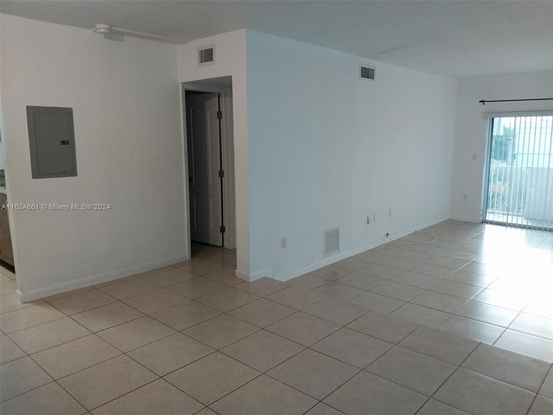 Primary Photo - 8950 SW 69th Ct