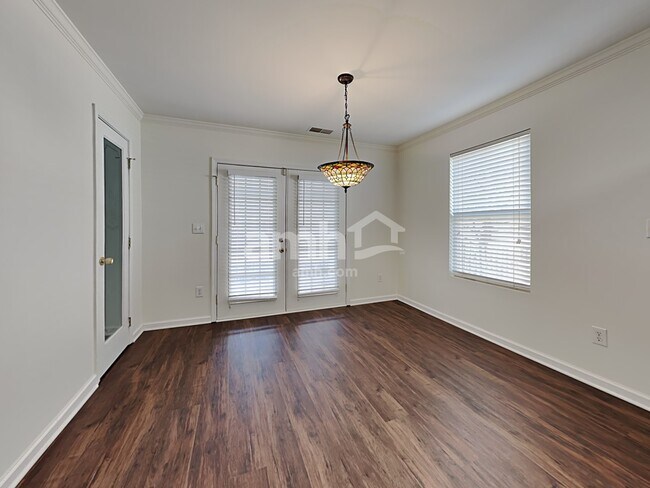 Foto del edificio - 4477 Westhill Pl