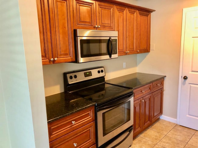 Building Photo - 16 Stardust Ct