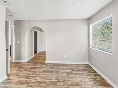 Foto del edificio - 951 Waverly Dr