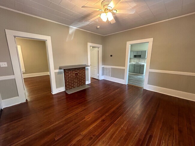 Foto del edificio - Adorable Home Near Downtown Mooresville!
