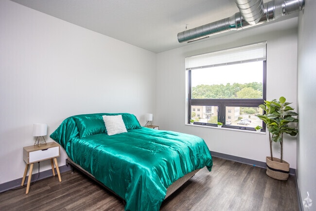 1BR, 1BA - 673 SF - Keystone on 8th
