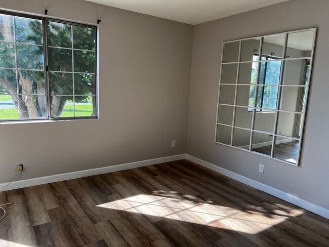 Building Photo - 3 Bed 2 Bath Condo For Rent in Whittier, S...