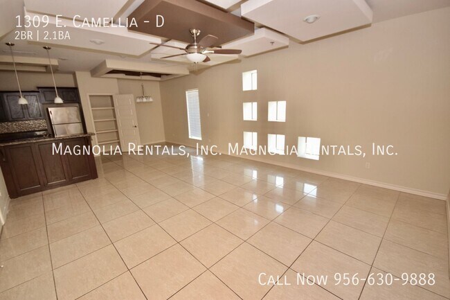 Foto del edificio - 1309 E. Camellia-D
